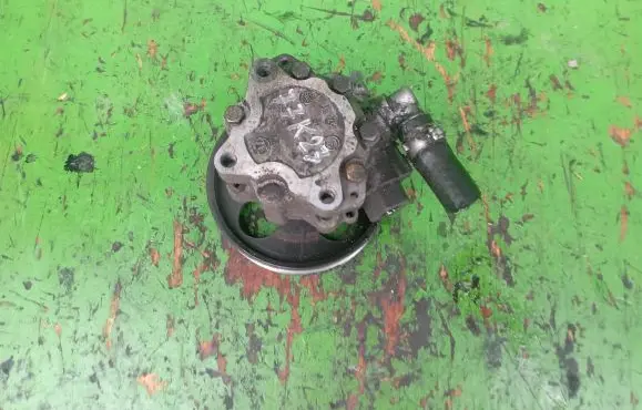 Peugeot 806 Power steering pump