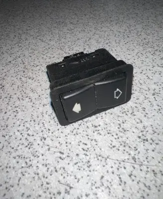 BMW 5 E39 Electric window control switch 8368974