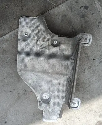 Audi Q7 4L Exhaust heat shield 7L0825681B