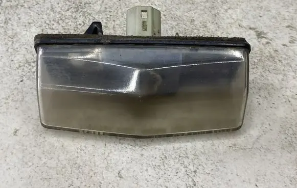 Toyota Prius (XW20) Number plate light E130551