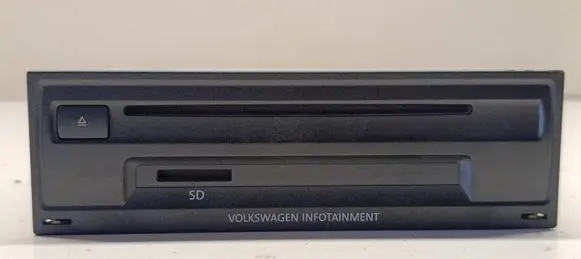 Volkswagen Golf Sportsvan Radio/CD/DVD/GPS head unit 3Q0035820A