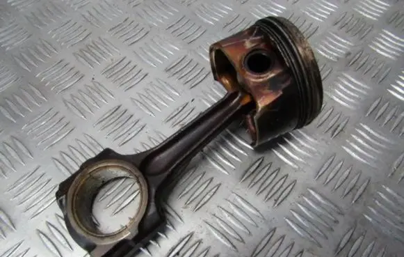 Citroen C5 Piston with connecting rod