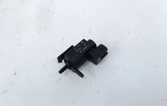 BMW X3 F25 Turbo solenoid valve 7810831 70231800