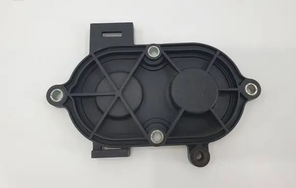 Volkswagen Golf VII Timing belt guard (cover) 04L109283C 04L109285