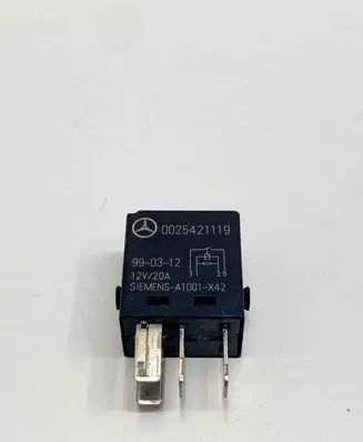 Mercedes-Benz SL R129 Fuel pump relay 0025421119 A0025421119
