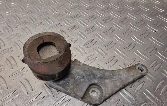 Audi A8 S8 D3 4E Engine mounting bracket 4E0199343AG