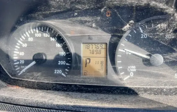 Mercedes-Benz Vito Viano W639 Speedometer (instrument cluster) A6399001100 6399001100