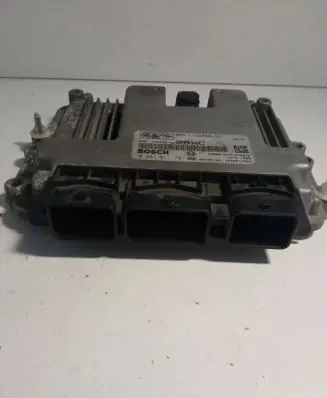 Ford Focus Engine control unit/module 6M5112A650NC 0281011701