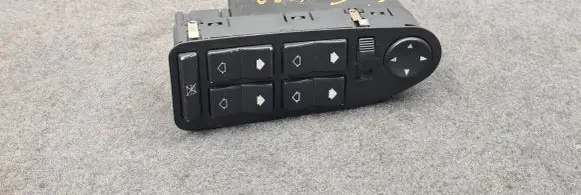 BMW 5 E39 Electric window control switch 8368986