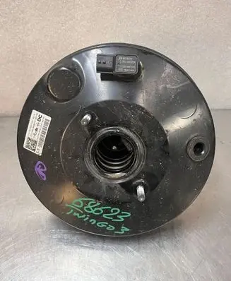 Renault Twingo III Brake booster 472104799R