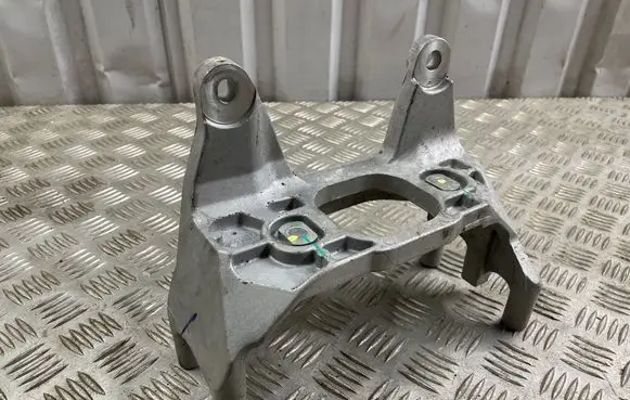 Nissan Qashqai J12 Engine mounting bracket 112546UB5A