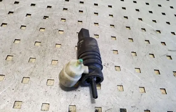 Mitsubishi Outlander Windscreen/windshield washer pump 3043125