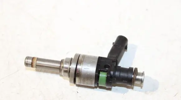 Mercedes-Benz E W211 Fuel injector A2710780823