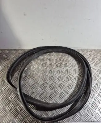 Volvo S60 Trunk rubber seal (body) 31479338