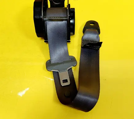 Rear seatbelt