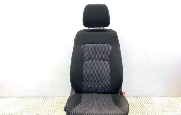 Suzuki Vitara (LY) Front passenger seat
