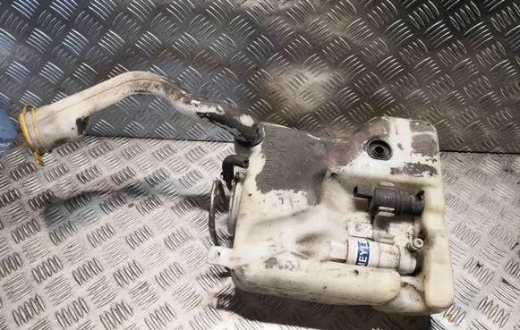 Windshield washer fluid reservoir/tank