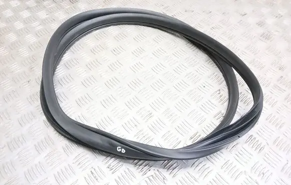 Rear door rubber seal (on body)