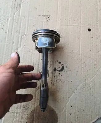 BMW 7 F01 F02 F03 F04 Piston with connecting rod 7586491 7610295