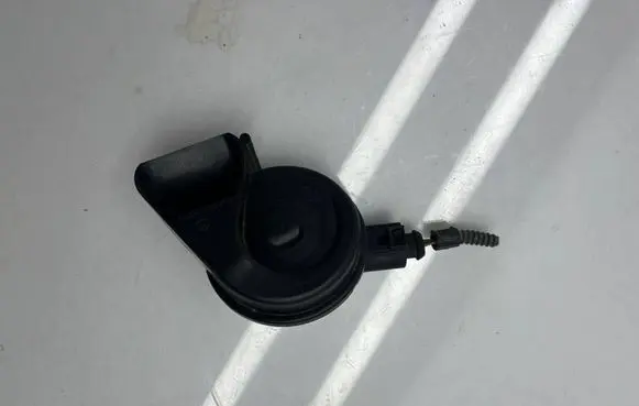 Volkswagen Caddy Horn signal 2K5951221 6033FB2646