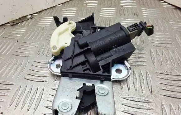 Audi A8 S8 D3 4E Tailgate/trunk/boot lock/catch/latch 4F5827505D