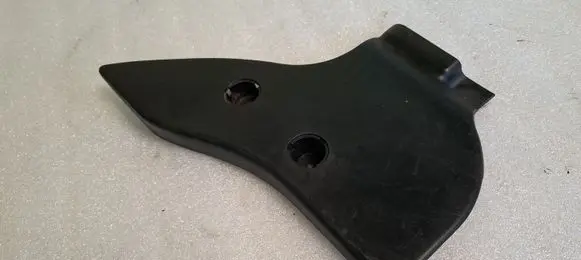 Volkswagen PASSAT B5.5 Other engine bay part 8D0133849A