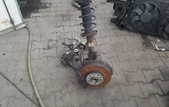 Volkswagen Jetta V Stub axle 