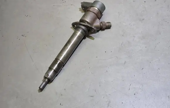 Volvo XC90 Fuel injector 8658352 0445110078