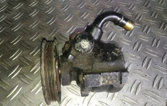 Rover 75 Power steering pump QVB000310