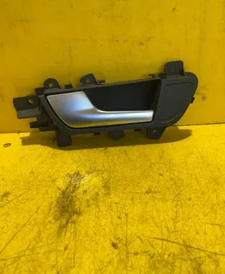 Audi A4 S4 B8 8K Front door interior handle 8K0837019