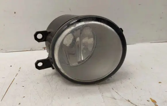 Toyota Avensis T270 Front fog light 812100D042 89210656