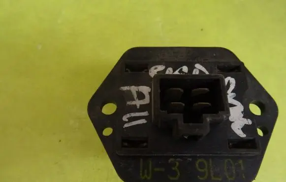 KIA Carnival Heater blower motor/fan resistor W-39L01