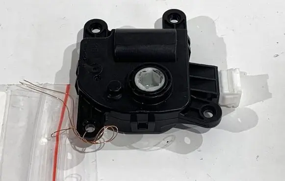 KIA Niro Air flap motor/actuator H400730881