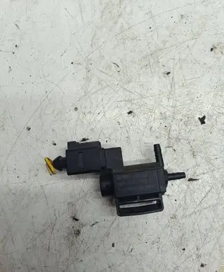 Audi Q7 4M Turbo solenoid valve 037906283C 19T102 72288006