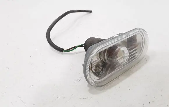 Volkswagen PASSAT B5.5 Front fender indicator light 1J0949117