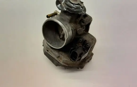 Audi A3 S3 8L Throttle valve 06A133063G