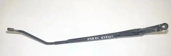 Front wiper blade arm