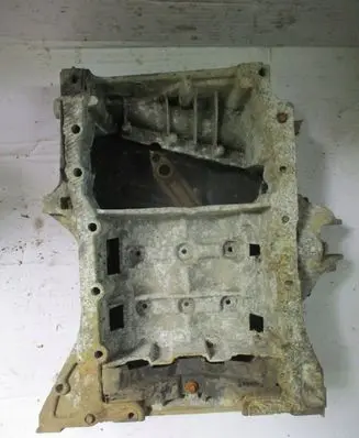 BMW 2 Active Tourer U06 Oil sump 8200795039
