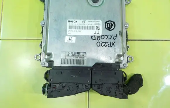 Honda Accord Engine control unit/module 37820RL0E23 XP220