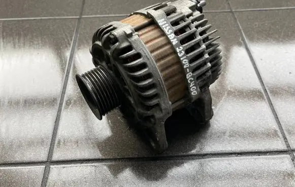 Nissan Note (E11) Generator/alternator 23100-BC400