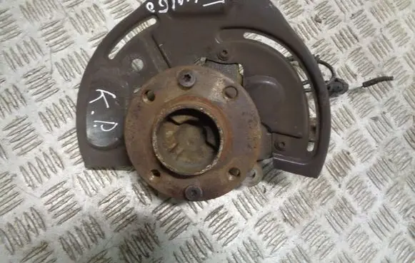 Renault Twingo III Front wheel hub