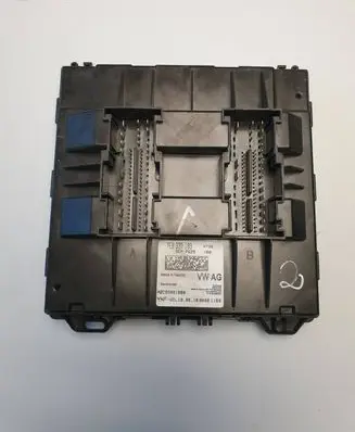 Volkswagen Jetta VI Central body control module 7E0937189