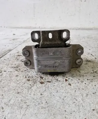 Volkswagen Golf V Engine mount bracket 1K0199555