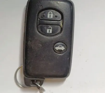 Toyota Avensis T270 Ignition key/card 