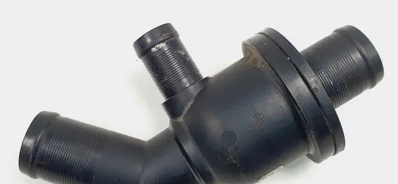 Renault Twingo III Engine coolant pipe/hose 110612674R