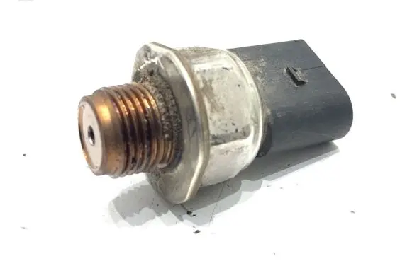 Skoda Rapid (NH) Fuel pressure sensor 04L906054
