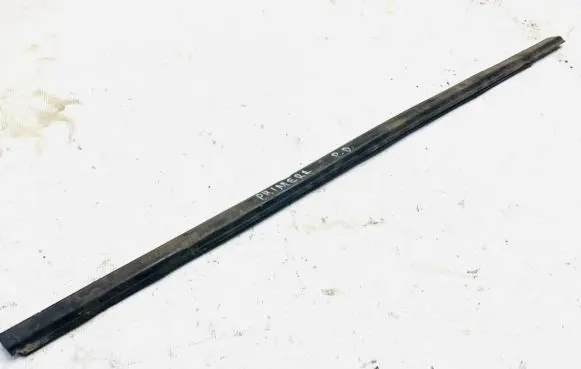 Front door glass trim molding
