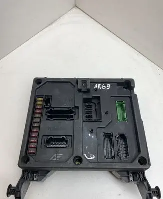 Volkswagen Sharan Fuse module S108145200F