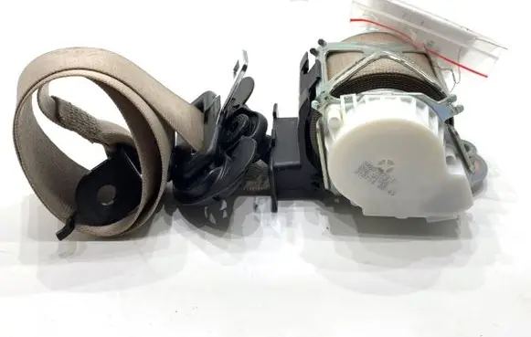 BMW 4 F32 F33 Front seatbelt 33052214