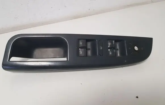 Volkswagen Golf V Electric window control switch